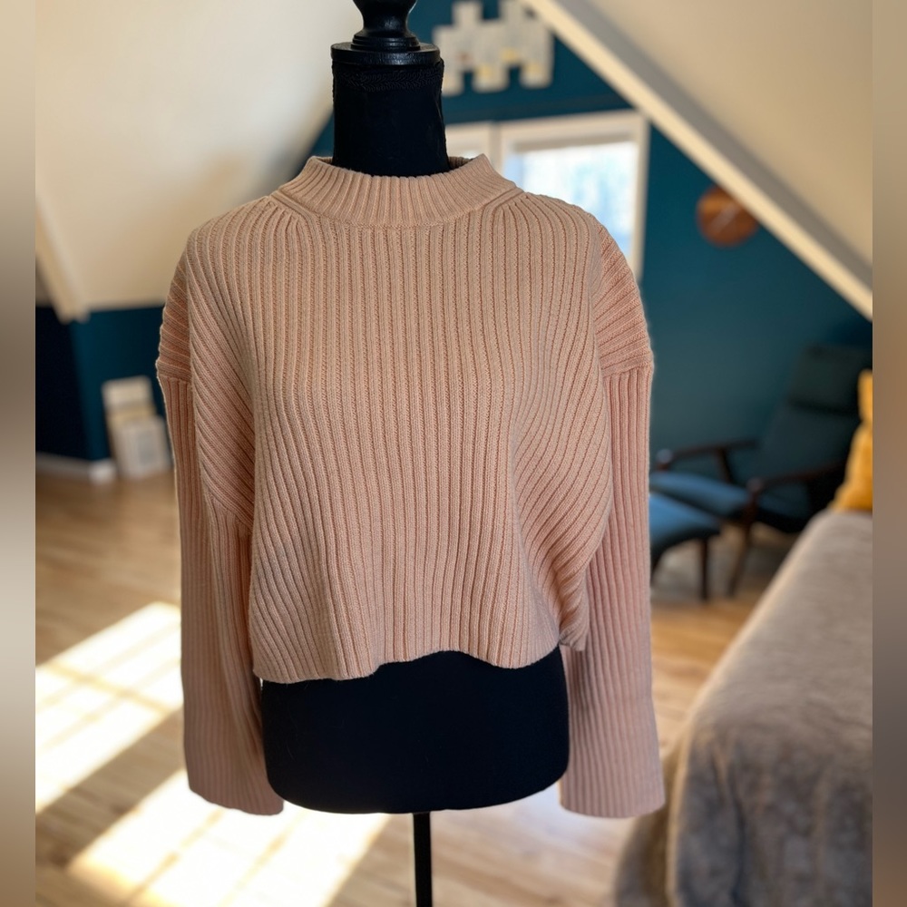 H & M peach colored oversized cropped sweater - Picture 6 of 7